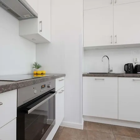 Comfortable With Balcony In Warsaw, Near Chopin Airport By Renters Apartamento *