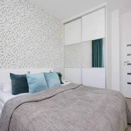 Comfortable With Balcony In Warsaw, Near Chopin Airport By Renters