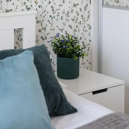 Apartamento Comfortable With Balcony In Warsaw, Near Chopin Airport By Renters Varsóvia